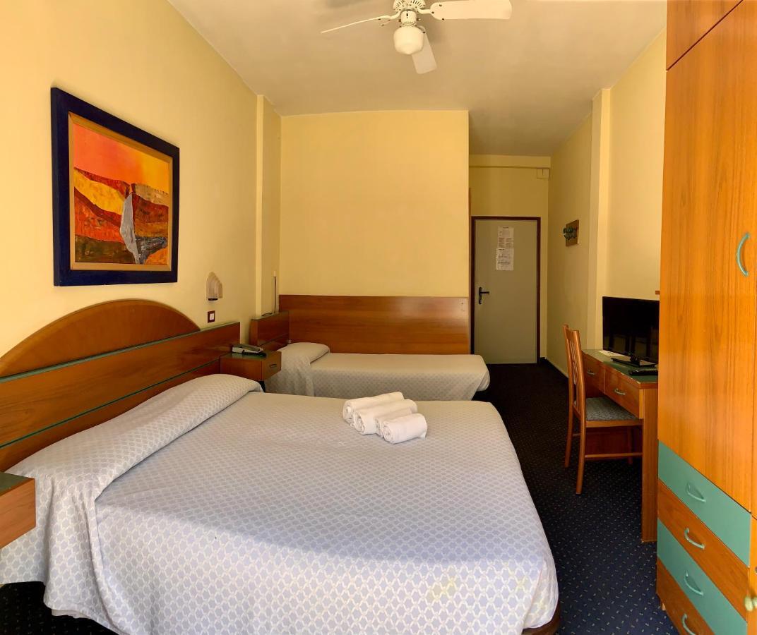 Hotel Lorenz Caorle Buitenkant foto