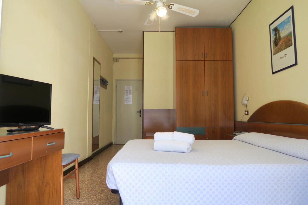 Hotel Lorenz Caorle Buitenkant foto