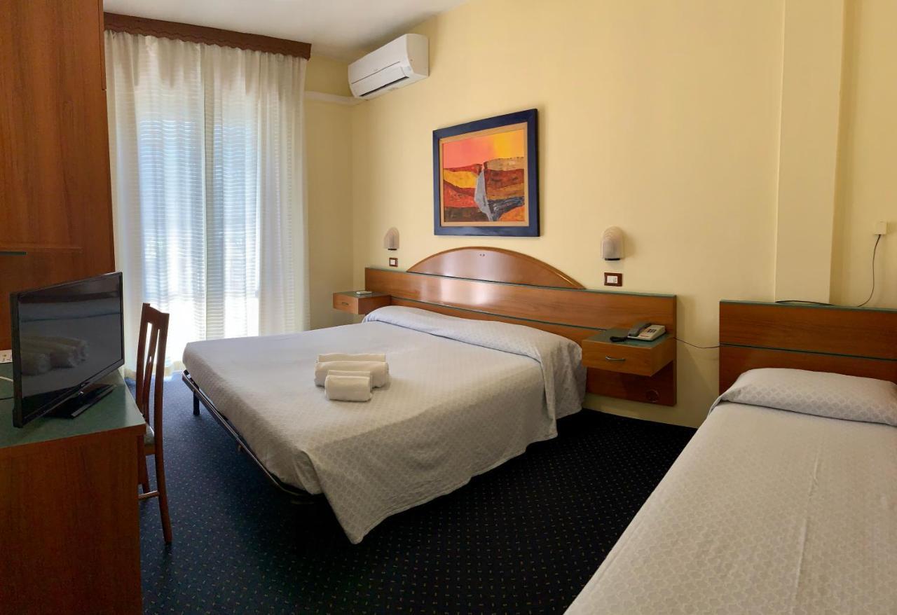 Hotel Lorenz Caorle Buitenkant foto