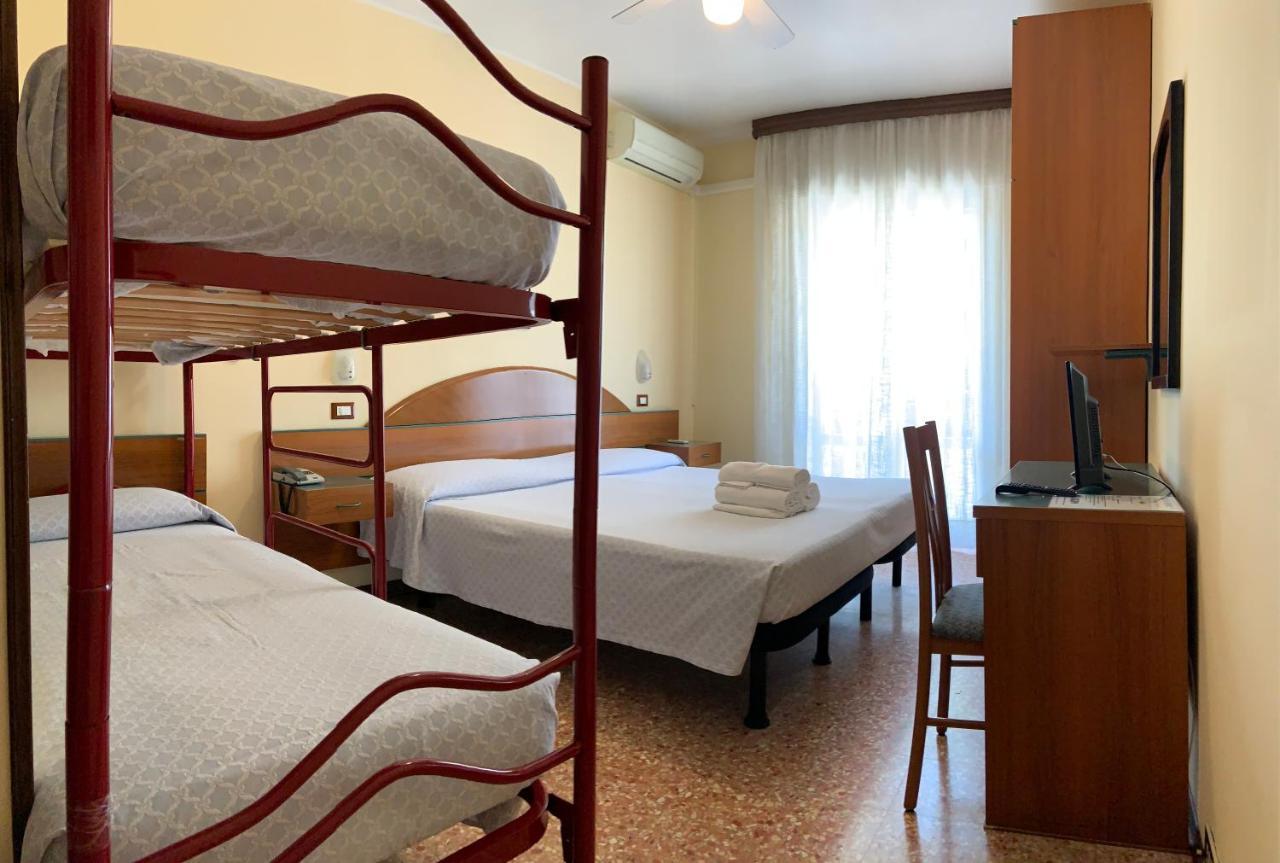 Hotel Lorenz Caorle Buitenkant foto