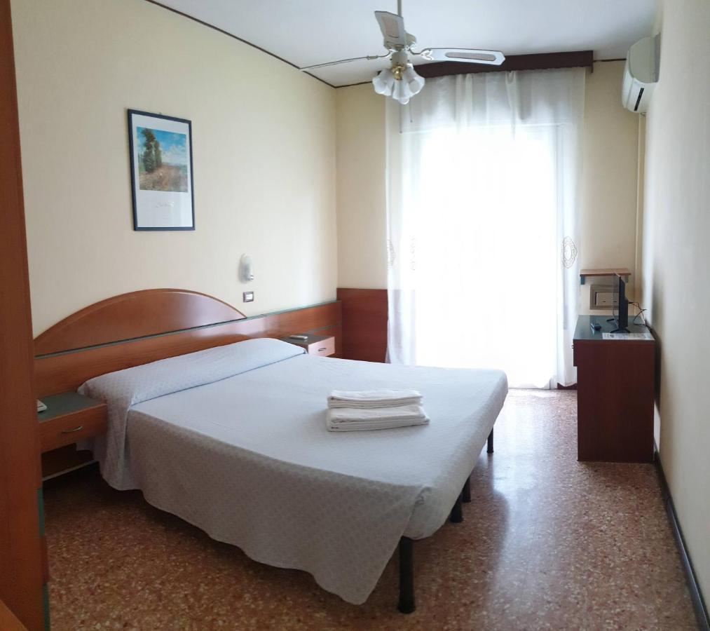 Hotel Lorenz Caorle Buitenkant foto